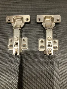 Charnières de meuble