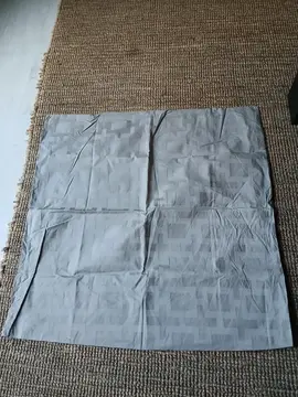 1 taie d'oreiller taupe 63 x 63 cm