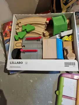 petit train en bois et rails ikea