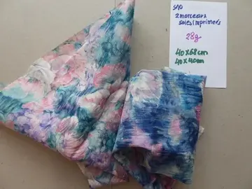 S10 2 morceaux soies imprimées 40 x 68 cm 40 x 40 cm