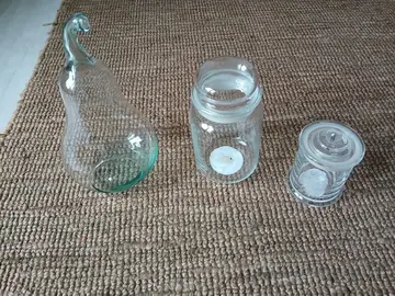 Lot de 2 bonbonnes hermétiques + 1 poire décorative