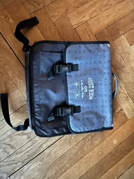 Cartable Primaire +tapis de jeux pour voiture