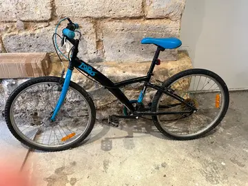 vélo décathlon enfant. très bon état