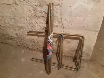 Tubes d'une armoire pliante