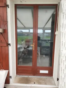 porte fenêtre en bois