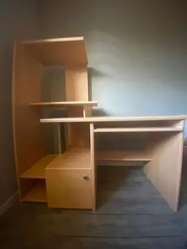 Meuble informatique marque Gautier. Dimensions hors tout H 143 L 129 P 69 Entièrement démonté