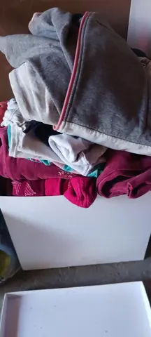 lot de vêtements 8/9 ans