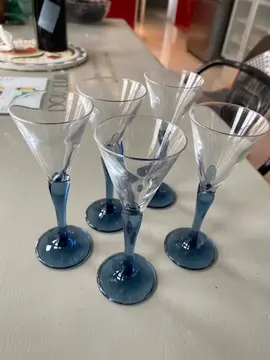 lot 5 verres à liqueur