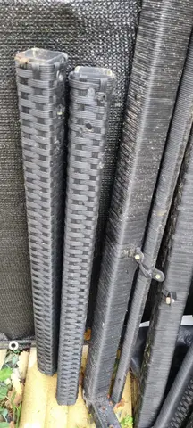 montants de table metallique gris noir tressé plastique