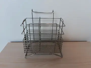 panier égouttoir à couverts en métal