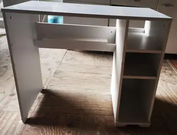 Petit bureau blanc