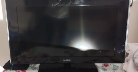 téléviseur Samsung 82 cm