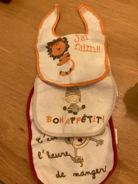 Lot 3 bavoirs bébé