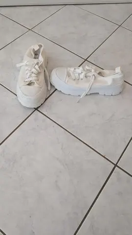 chaussure toile blanche