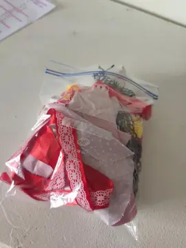 rubans, chute de tissus, ficelle.