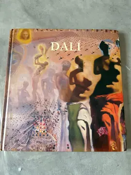 livre art ( Salvador Dali