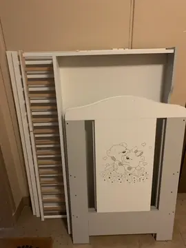 lit barreaux en bois