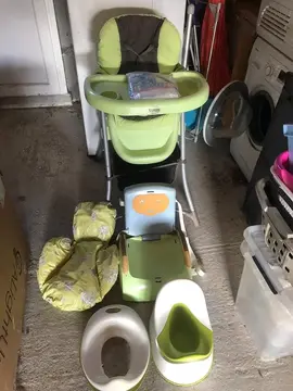 chaise haute + pot + rehausseur de wc et de chaise