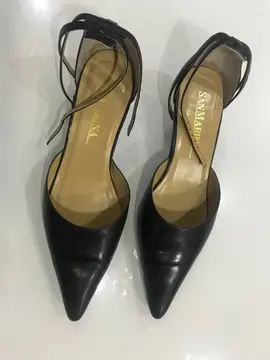 Escarpins en cuir Pointure 38