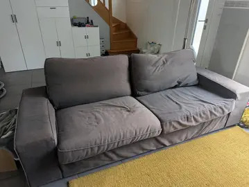 canapé et lampe intégré