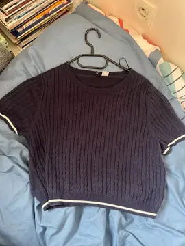 Un jolie pull bleu