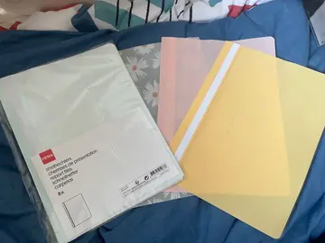 Lot de chemises en présentation