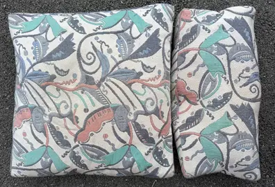 2 gros coussins 80x80 cm et 20x80 cm