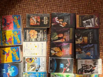 Lot de Cassettes Vidéo Hitchcock Disney etc