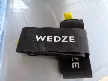 Accroche skis a scrachs