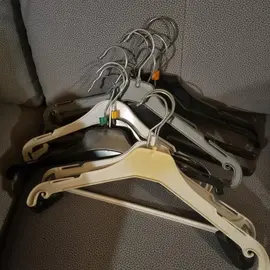 Lot de cintres enfants