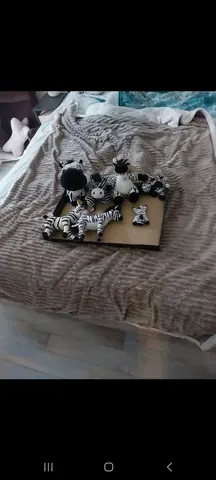 ensemble petites peluches zèbres