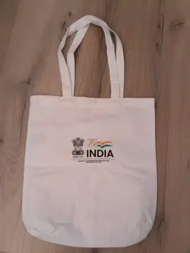 Sac tote en très bon état.