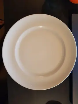 Lot d'assiettes blanches