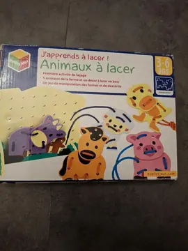 Jeu j’ apprends a lacer