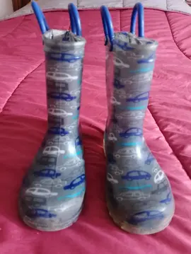 donne deux paires de bottes enfant bleu