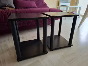 2 petites tables de chevet