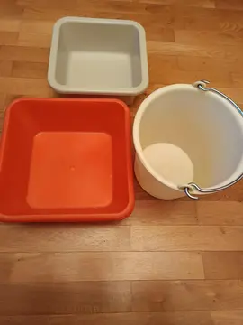 lot seau et cuvettes en plastique