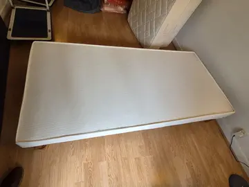 Sommier tapissier sur pied en 190x90