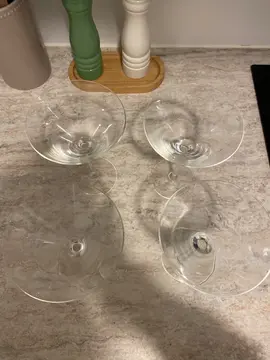 4 verres à cocktails