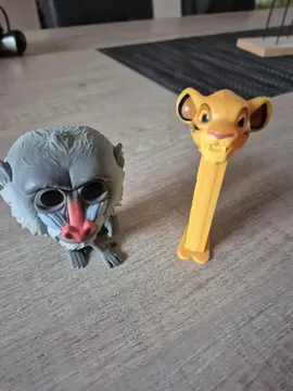 figurines et porte clés