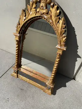 Miroir ancien en bois doré