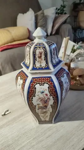 pot ou urne as petits défauts