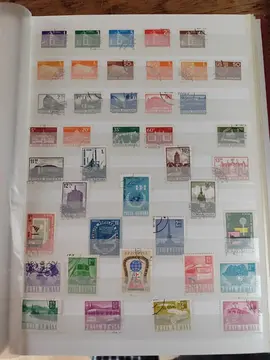 2 pages timbres Postal Romana