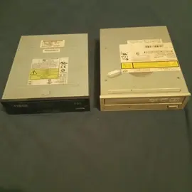 2 lecteurs graveurs pc anciens