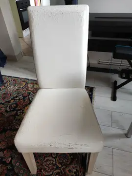 6 chaises de salle à manger revêtement effrité