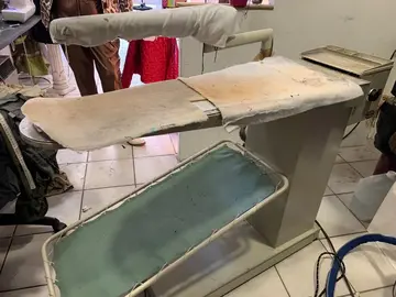 DONNE TABLE à repasser aspirante professionnelle