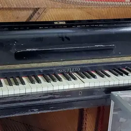 Piano droit Soufleto