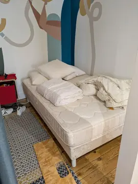 🛏️ Lit 130x190 à donner – secteur Valmy (Lyon 9e)