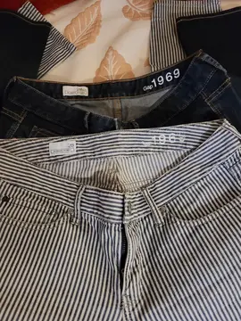 4 Pantalons taille 28 US soit 35/38