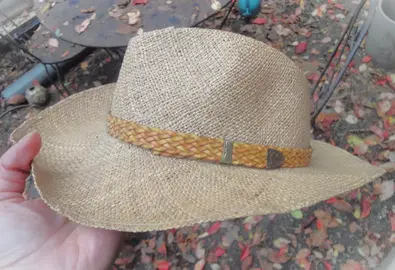 Joli chapeau de paille femme